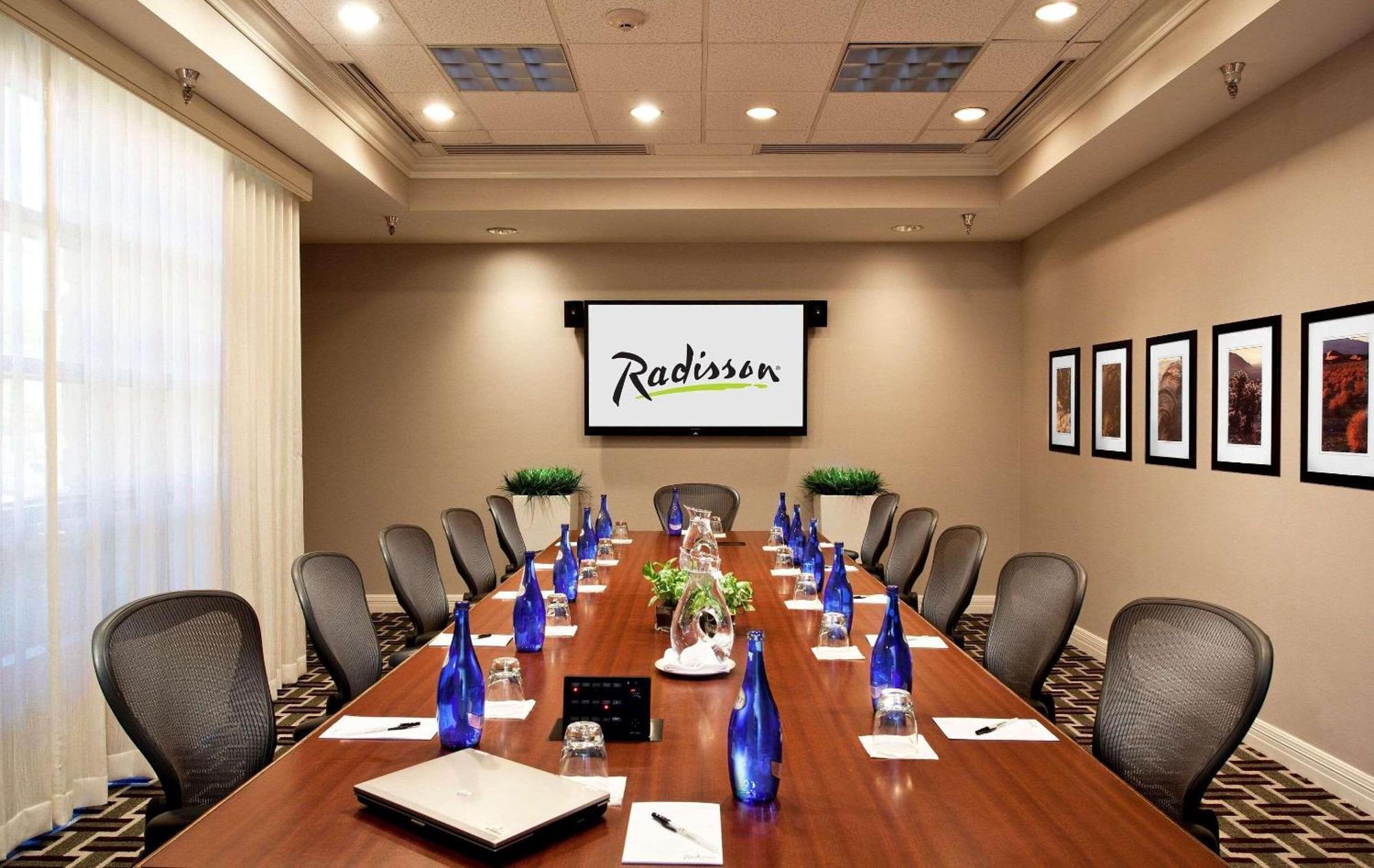 Radisson Hotel Phoenix Airport Zewnętrze zdjęcie